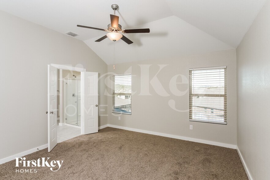 Building Photo - 2423 Valencia Crst