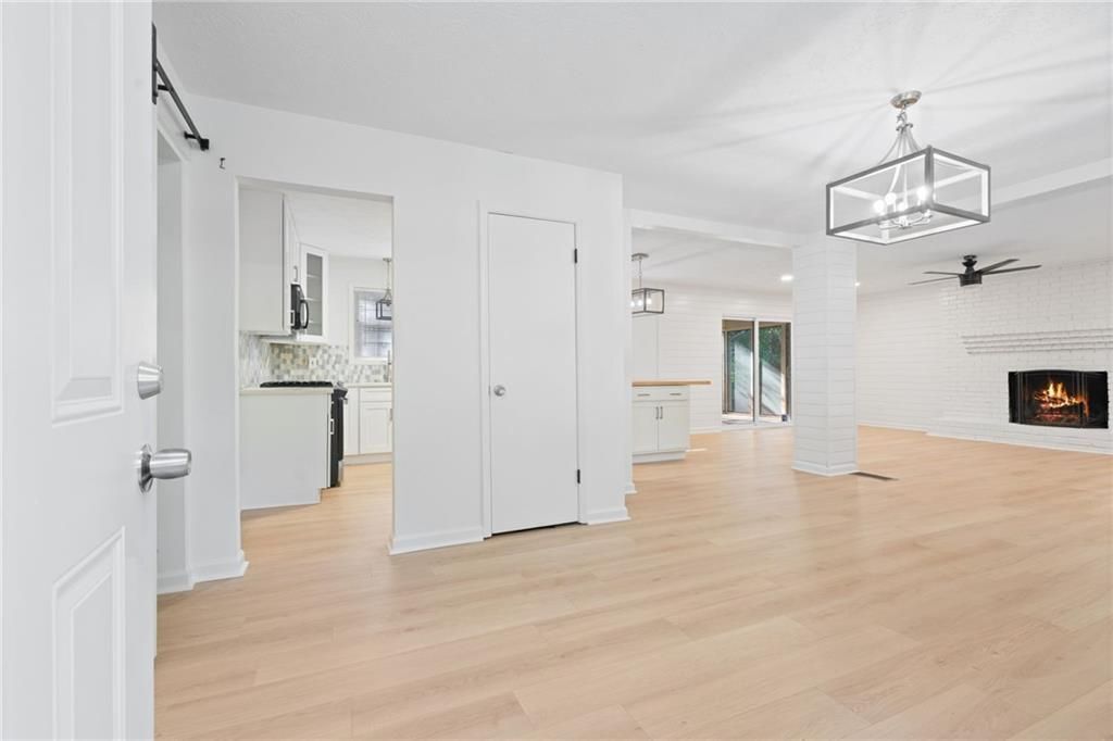 Building Photo - 920 Kings Ct