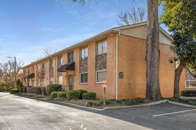 Building Photo - 100 Biscayne Dr NW