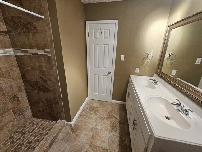 Building Photo - 10603 Georgian Dr