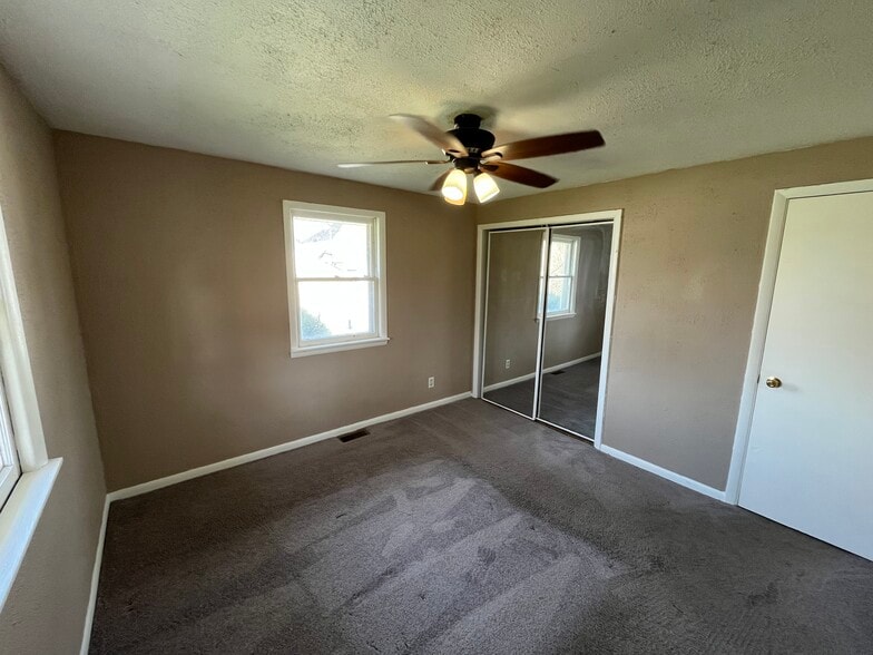 Building Photo - 509 Ruddle Ave