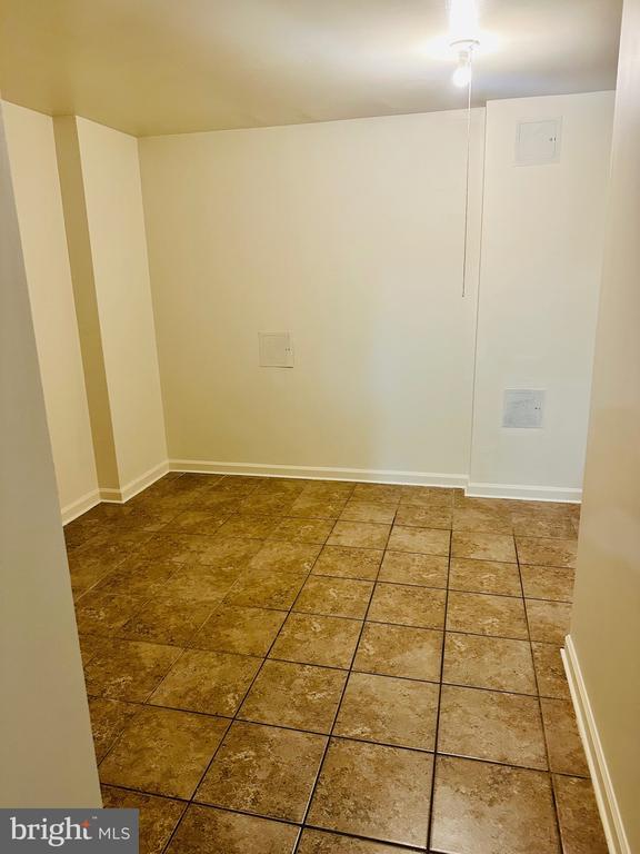 Building Photo - 22 Alden Ct