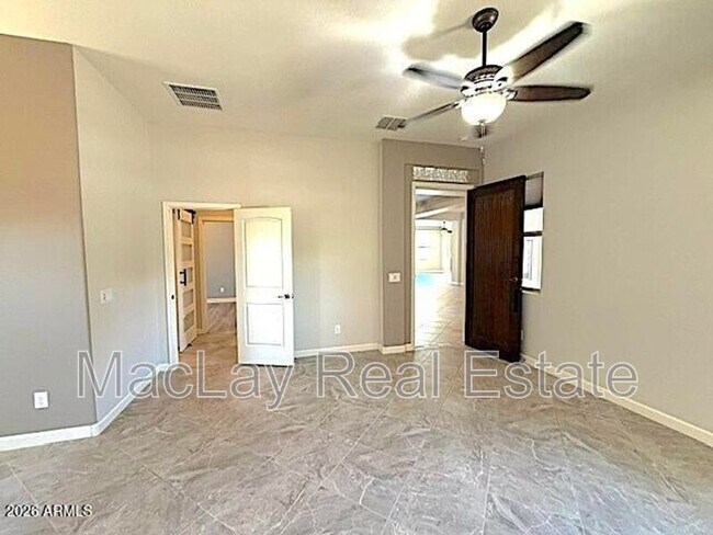 Building Photo - 1142 E Bajor St