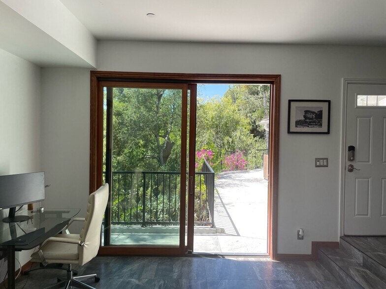 Building Photo - 526 Venado Vista Dr