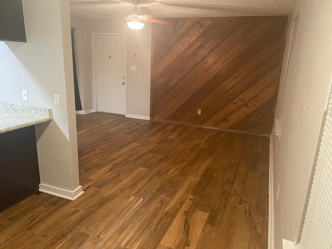Building Photo - 1881 Nekoma Ct