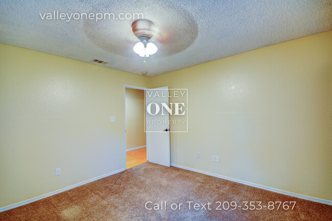 Building Photo - 2717 Palomino Ln