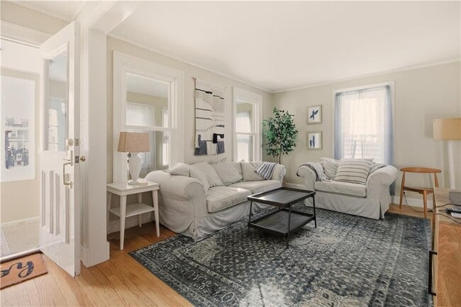 Building Photo - 8 Carey St