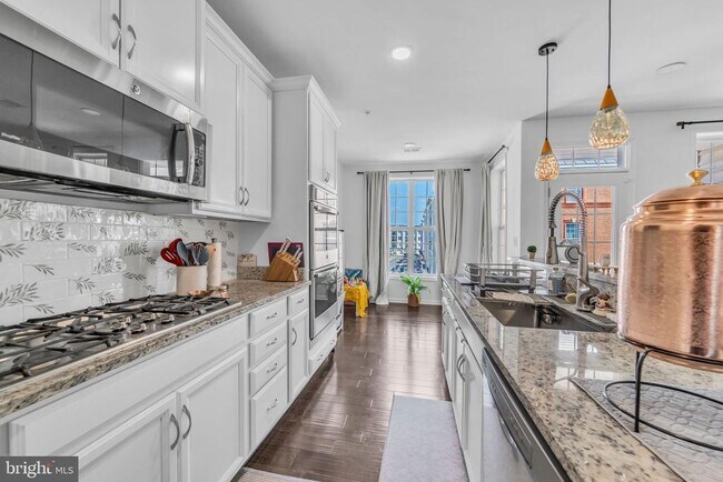 Building Photo - 23548 Belvoir Woods Terrace