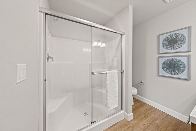 Building Photo - Mountain Views! 3 Bed/2.5 Bath Duplex with Fully Fenced Backyard - Golden Market Lane