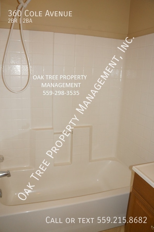 Building Photo - 360 Cole Ave