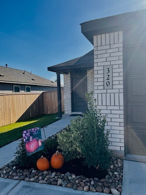 Building Photo - 320 Bush Mdw Ln