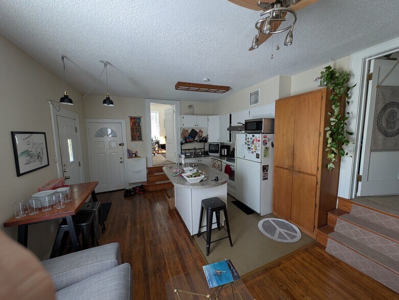 Building Photo - 3715 Tom Green St