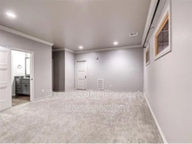 Building Photo - 115 Weaver Rd