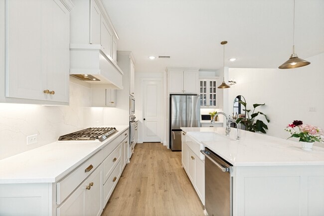 Building Photo - 3112 Blake Dr