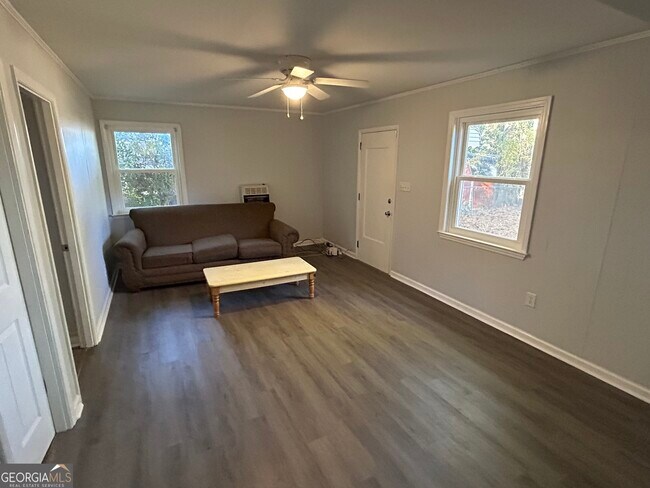 Building Photo - 116 Colonial Dr