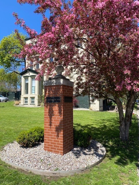 Building Photo - 157 S Fitzhugh St