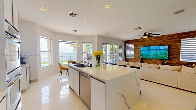 Building Photo - 5092 SW 173rd Ave