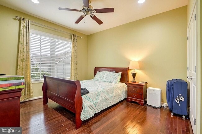 Building Photo - 42229 Majestic Knolls Dr