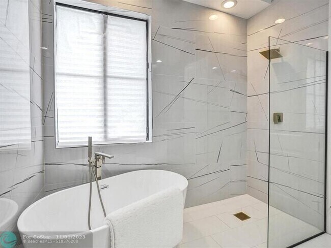 Building Photo - 2925 NW 126th