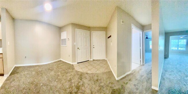 Building Photo - 5459 Vineland Rd