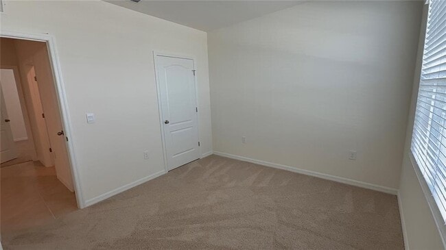 Building Photo - 504 Taylor Grvs St