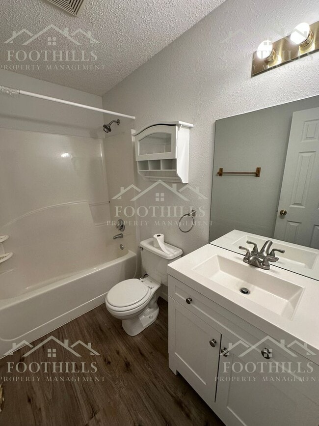Building Photo - 3 Bedroom, 2 Bath Home near to Hwy 187 South