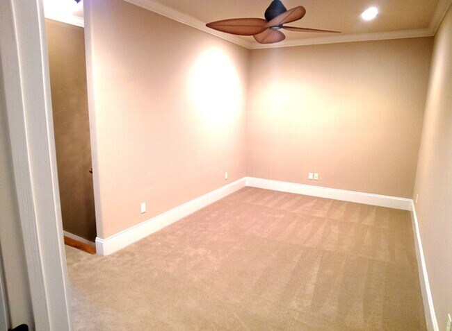 Building Photo - 1847 Ashley Hall Way