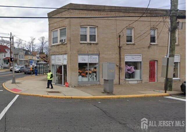 Building Photo - 295 Main St