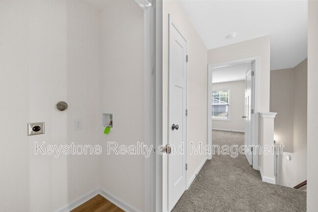 Building Photo - 178 Oak St