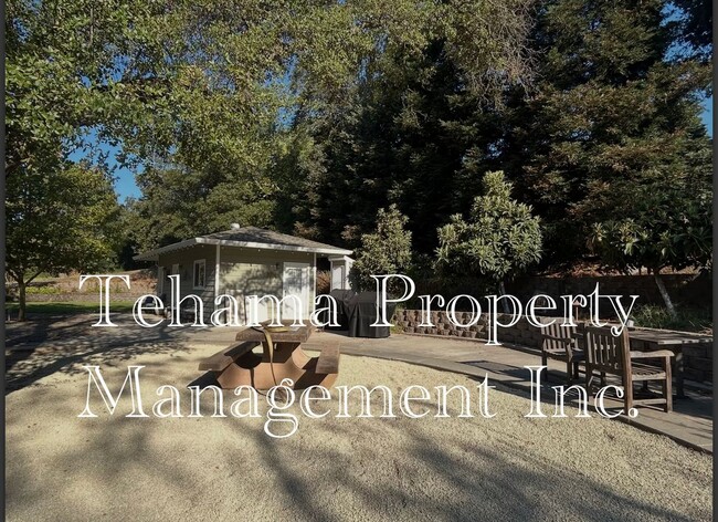 Building Photo - 14807 Hilltop Dr