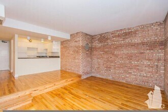 Building Photo - 2 bedroom in Chicago IL 60610
