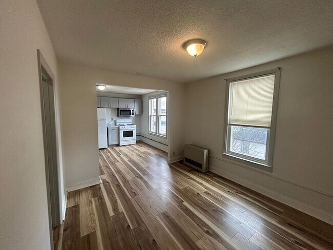 Building Photo - 23 Elm St