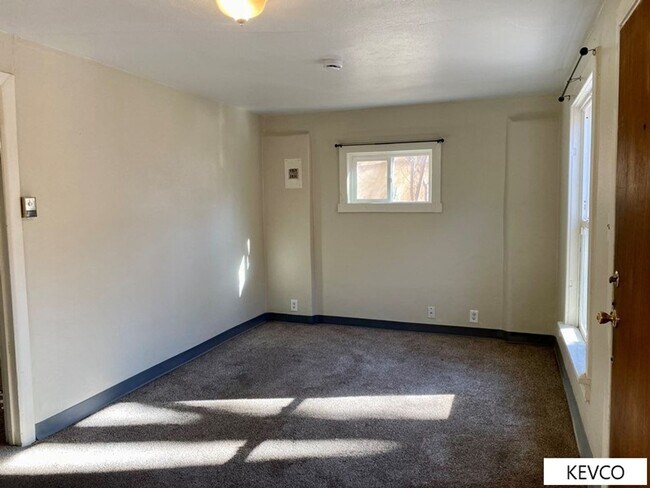 Building Photo - 821 W Myrtle St