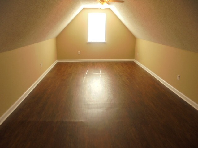 Building Photo - 92 Mosswood Ct