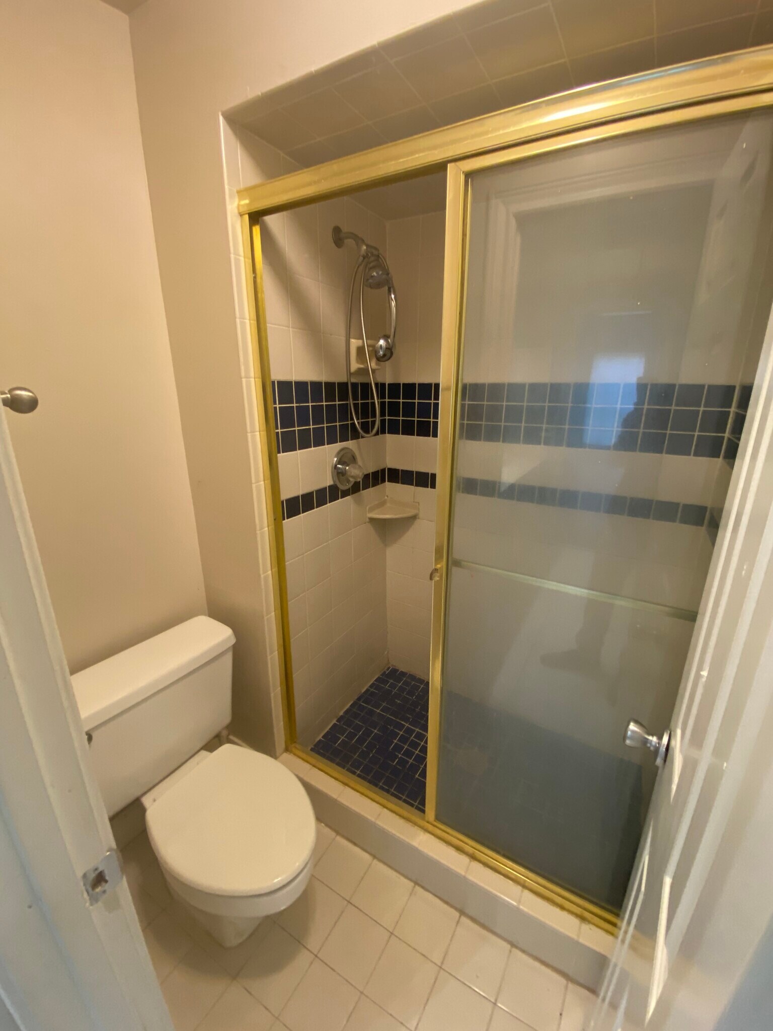 Building Photo - 2000 Fairview Ave