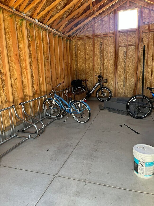 Building Photo - Spacious 3 Bedroom 2 Full Bath Condo with Stunning Views and Energy Savings