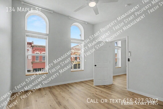Building Photo - 134 Maple St