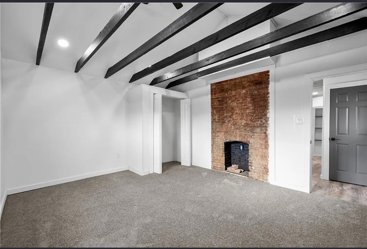 Building Photo - 143 Chalfont St