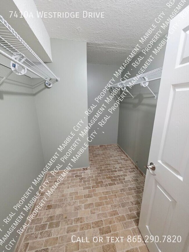Building Photo - 7410 Westridge Dr
