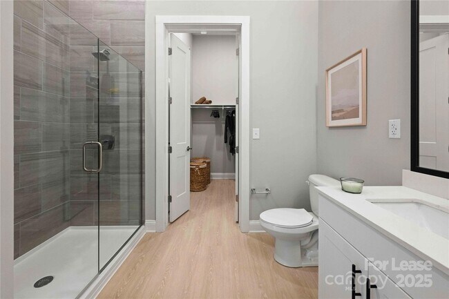 Building Photo - 9035 Lindholm Dr