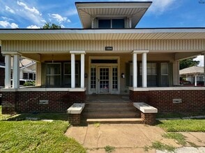 Building Photo - 1104 Polk St