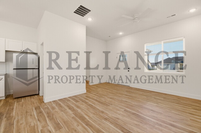 Building Photo - 501 Elmwood St