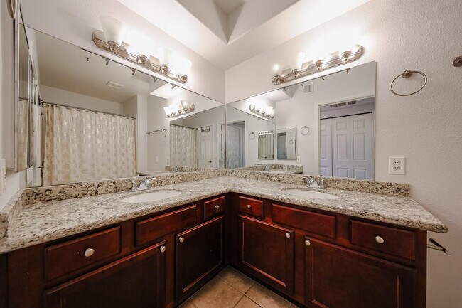 Building Photo - 15095 N Thompson Peak Pkwy