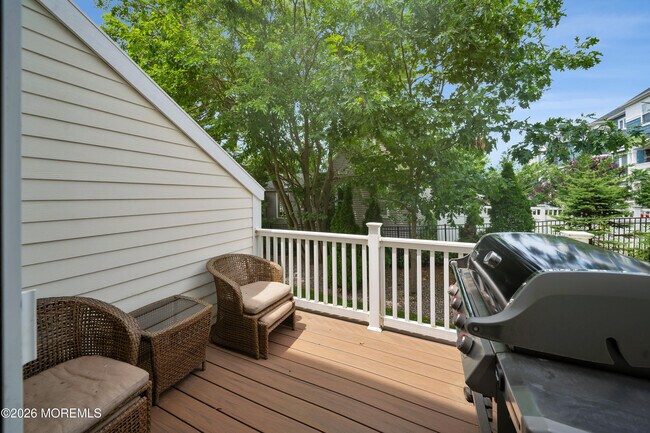 Building Photo - 302 Villa Dr