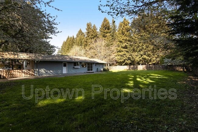 Building Photo - 9370 SW Killarney Ln