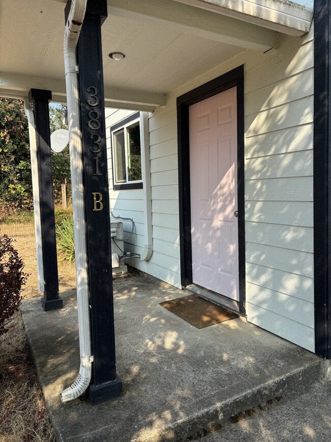 Building Photo - 3831 Duplex Ct SE