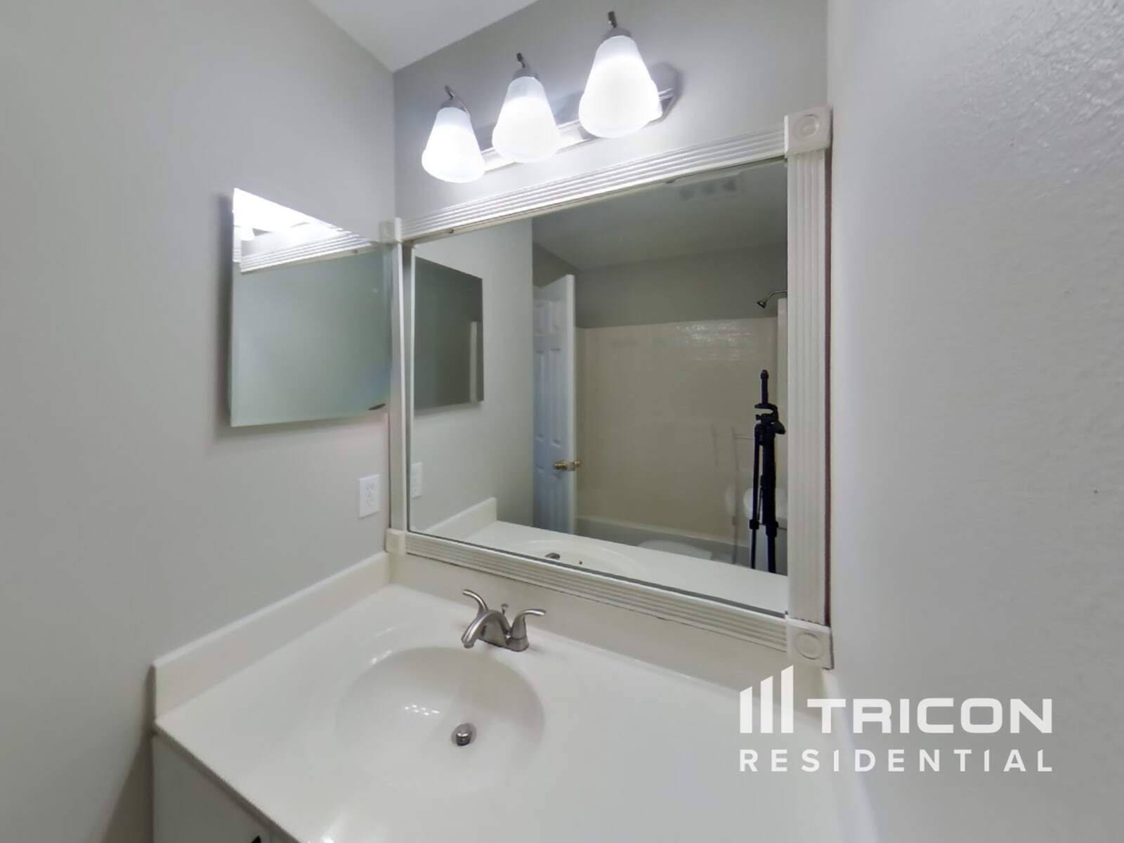 Building Photo - 2101 Ardencroft Dr