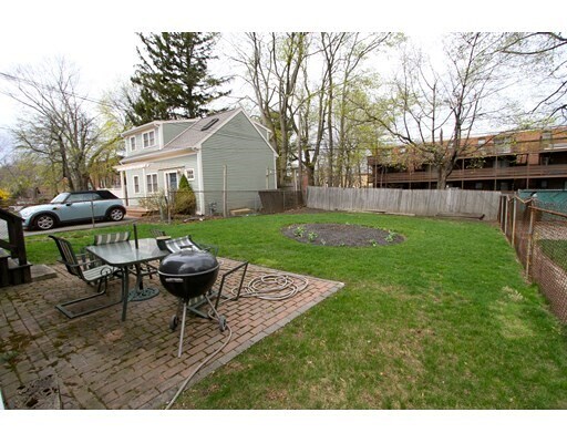 Primary Photo - 118-120 Wrentham St