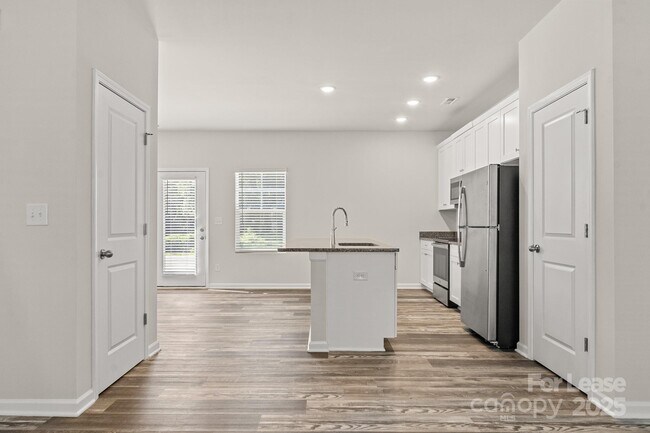 Building Photo - 117 Dogwood Vlg Trl