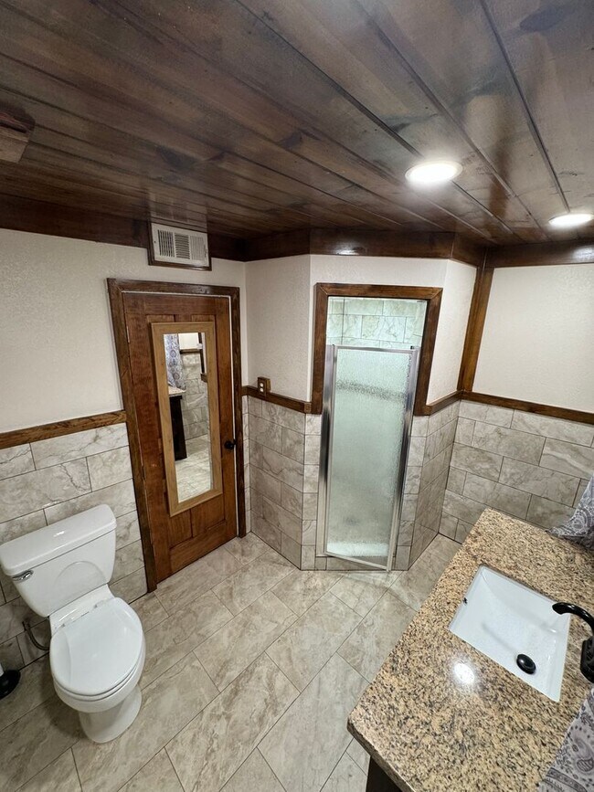 Building Photo - Country Estate Living at its BEST - 4 Bedrooms, 3 Bathrooms in Delano - Liberty One Real Estate G...